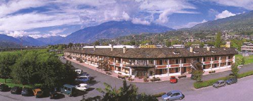 Alp Hotel อาออสตา ภายนอก รูปภาพ